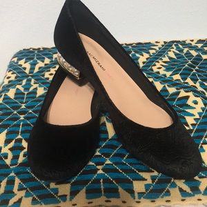 Beautiful, practically new, pumps with pearl heel. Perfect for the holidays!